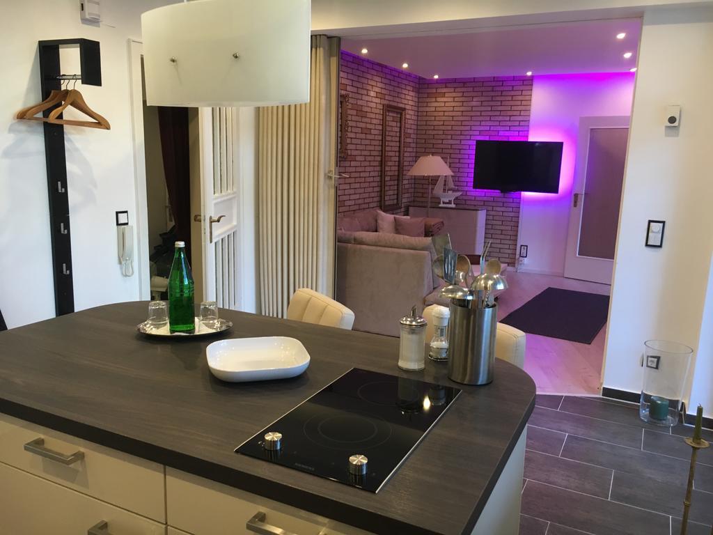 Messe Ferienwohnung Duesseldorf Oberkassel Экстерьер фото